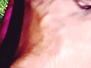 Desi Bhabhi&#039;s Juicy Smooth