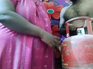 Hot Tamil Housewife Cheats with Gas Delivery Guy - Loud...