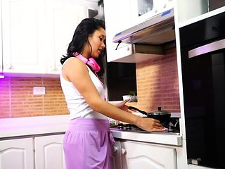 Sexy latina solo teen