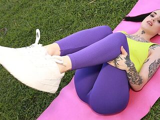 Angelic outdoor anal fuck with a big-ass girlfriend Sab...