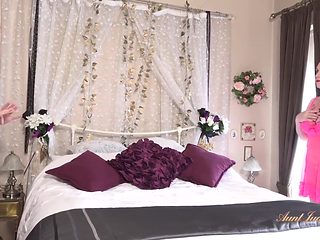 Kjirsten - Curvy Mature Milf Kjirsten Is Back In Action...