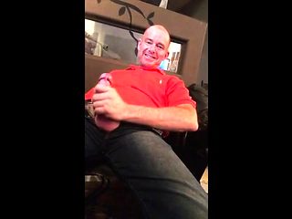 Str8 daddy jerking watching porn