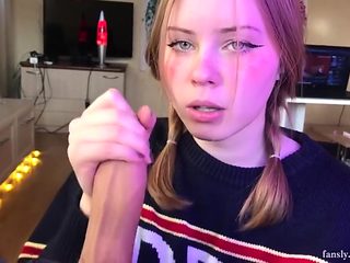 Yuiwoo - Student Girl Gently Sucks And Loves Cum