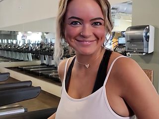 Pretty Busty Dumpling From the Gym Invited a Guy To Enj...