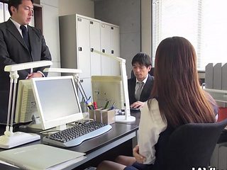 Yura Hitomi takes on multiple dicks