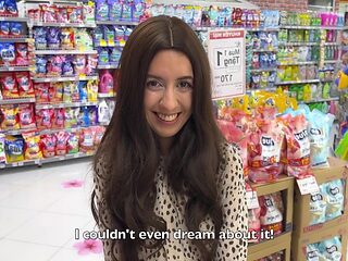 Takes Off Condom During Sex With Fan And Lets Him Cum I...