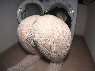 Stepsister Mira Lime Tempts Me with Her Plump Backside:...