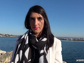 Jade, 25, Accountant!