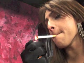 Luana opens the ass to the plumber - Pinko TGirls