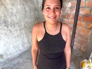 My Horny Neighbor I Ask Her To Wash My Clothes And I Pa...