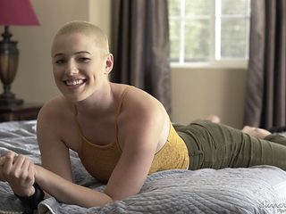 Short-haired pornstar BTS video