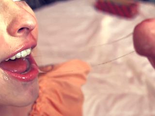 Lilly Ford In Free Premium Video Isnt Afraid Of Clowns