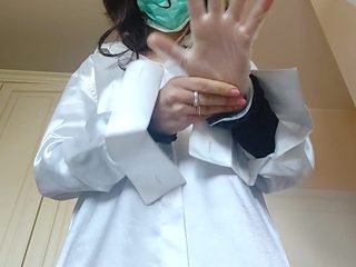 Asian MILF doctor puts a lot of things in her used hole