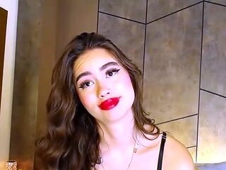 Cute amateur webcam teen girl toying pussy on webcam