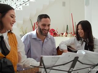 Crazy Threesome Ffm With Lulu And Jasmine