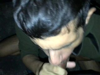 Hetero cheio de tesao deixou a namorada em casa pra vir...