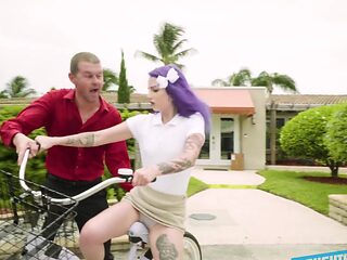 Val &amp; Peter's wild party: Tattooed hotties, st...