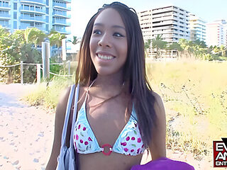 Miami Phat Ass Retreat . He Takes Her Home And Pushes H...