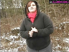 FAT amateur plays with pussy in the snow