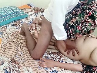 Priya Bhabhi Seduces Electrician While He Repairing Ac ...