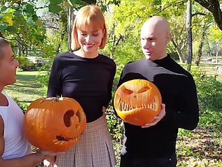 Blowjobs galore in this wild threesome