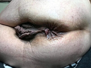 LunaXscorpia's Thick Ass Takes Huge Strawberry Dil...