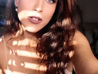 Amateur Webcam Teen Flashes Masturbates