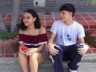 Invito A Morena Mi Casa Cuando Su Novio No Esta - Valen...