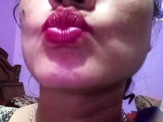 Give Sexy Lips Kisses To All Her Fans