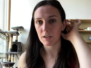 Big boob brunette masturbates on webcam