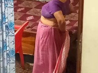 Aunty caught red handed on camera while changing dress.