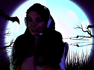 Brunette Solo Webcam Masturbation