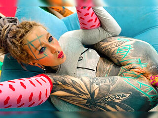 Skinny Tattooed Girl Anal Solo - Big Dildo in Tight Tin...
