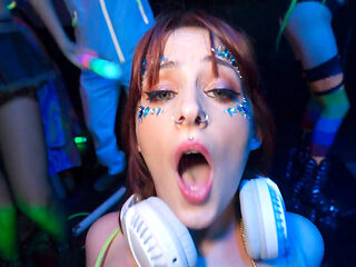 Curvy redhead babes gets an intense orgasm in the club