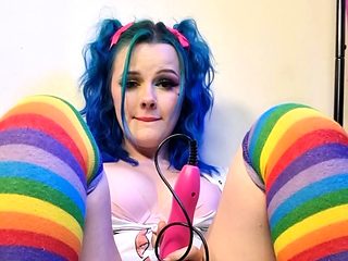 Sexy hottie Anetta Keys enjoys a solo toy masturbation