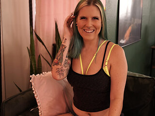 Nasty blonde wife fuck and creampied by pervert buddy