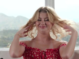 Stella Luxx, the hot blonde, at the backstage area