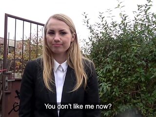 Blue-eyed blonde chick takes cash for POV fucking