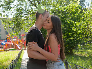 Petite teen Malyshka Che has time allone with her bf