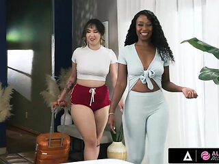 Lesbian Massage Turns Scissoring - Mocha Menage &amp; T...