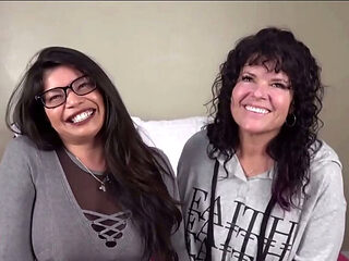 Desperate Amateurs - College Babes Isabella Flames &amp...