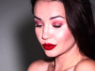 Elilith Noir shows us her sultry side