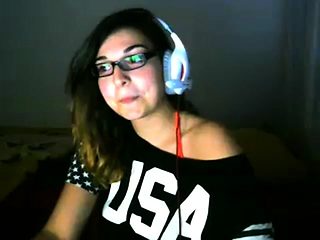Brunette Solo Webcam Masturbation