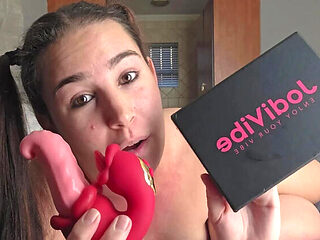 BBW Solo Masturbation with Medusa Dual-Tongue Vibrator ...