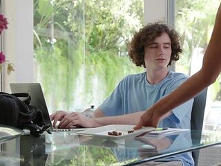 Stacked Latina stepmom welcomes his dick in her hole