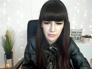 Amateur brunette babe - homemade webcam solo