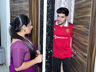 Hot Indian Bhabhi Fucks Neighbor Boy Alone At Home - Ak...