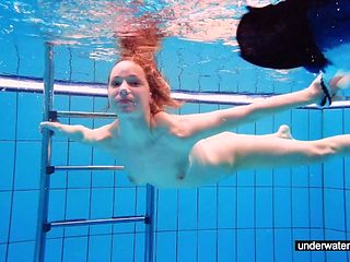 Underwater Show featuring dream girl&#039;s underwaters...