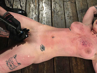 The Pope unleashes a flurry of whips on Lola's bou...