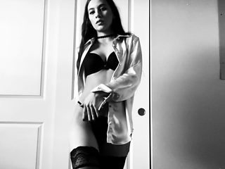 Brunette Solo Webcam Masturbation